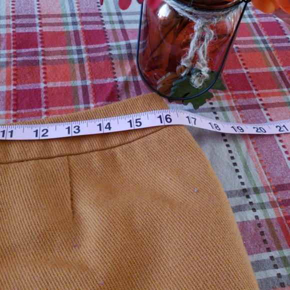 APT 9 size 10 skirt, fully lined. - Picture 6 of 7